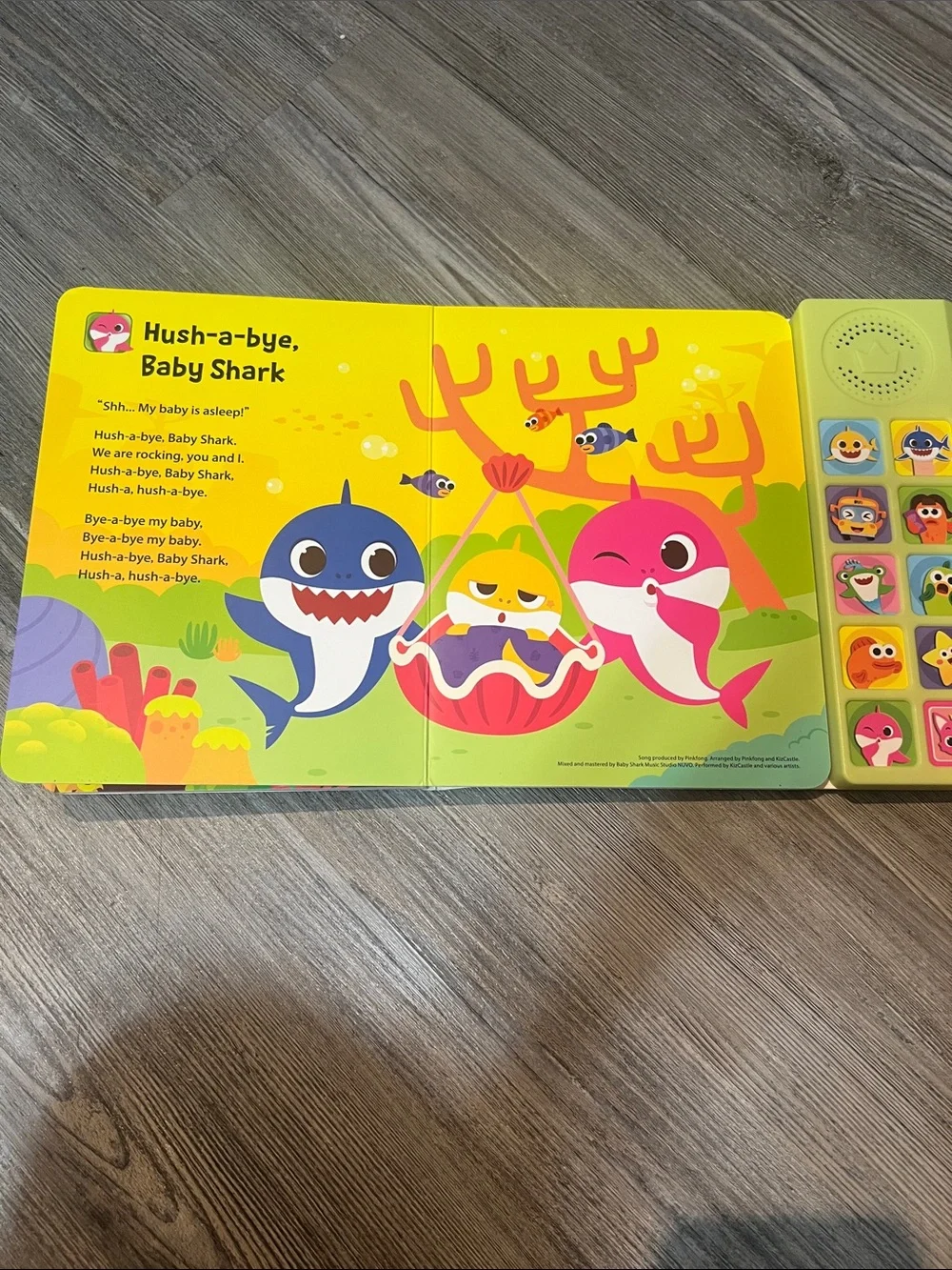 Baby Shark Sing-Alongs Sound Book